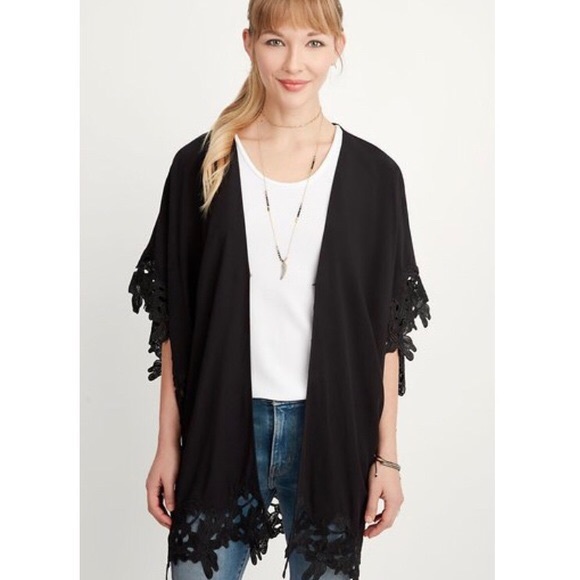 COPY - Stella & Dot - Devin Kimono - Picture 2 of 3